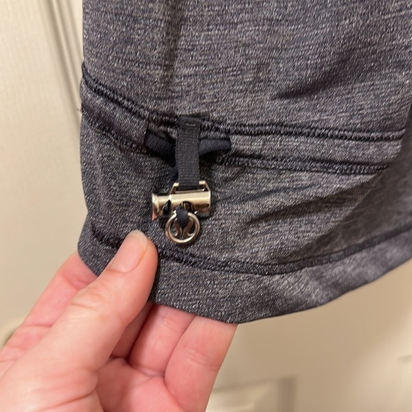 Lululemon Run For Your Life Grey Tank - Picture 3 of 4